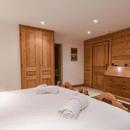 Βίλα 6br Savoyard Chalet - What'app - 0039-3512-039-610 - For Reservations! *