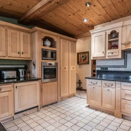 6br Savoyard Chalet - What'app - 0039-3512-039-610 - For Reservations! Βίλα