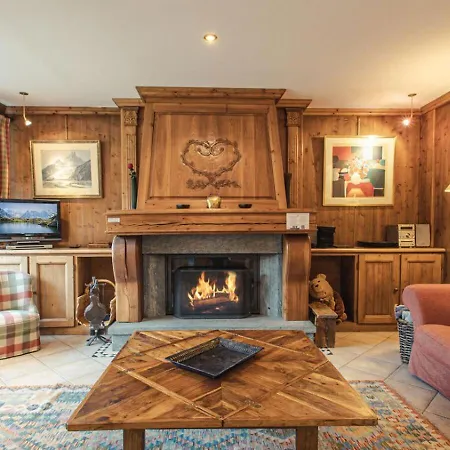 6br Savoyard Chalet - What'app - 0039-3512-039-610 - For Reservations! Villa