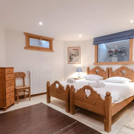 Villa 6br Savoyard Chalet - What'app - 0039-3512-039-610 - For Reservations!